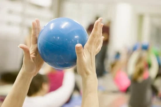 Prova 5 esercizi di Pilates con Ring per un allenamento completo e divertente