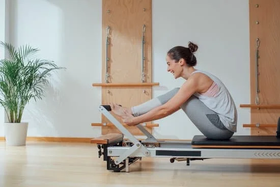 Esercizi con palla grande Pilates per tonificare e rafforzare il corpo