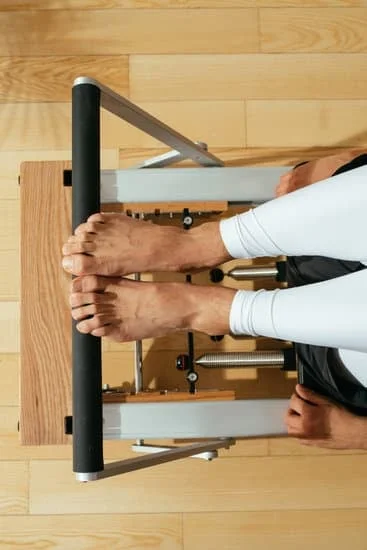 Scopri i migliori esercizi Pilates base per migliorare la tua forma fisica con facilità e sicurezza