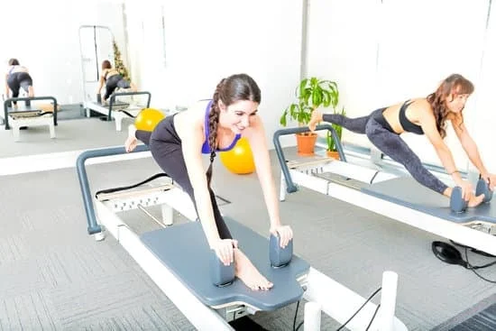 Scopri i benefici di dedicare 10 minuti al giorno al Pilates per la tua salute e forma fisica