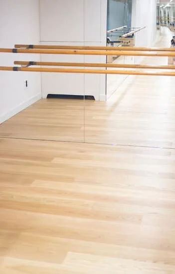 Sfrutta al meglio gli esercizi palla piccola Pilates per migliorare equilibrio e tonicità muscolare