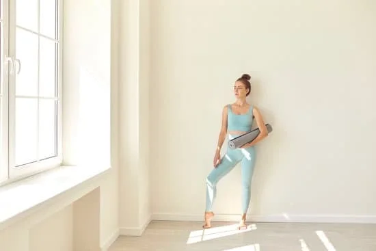 Esercizi per la schiena Pilates: allenati con la giusta postura e controllo dei movimenti