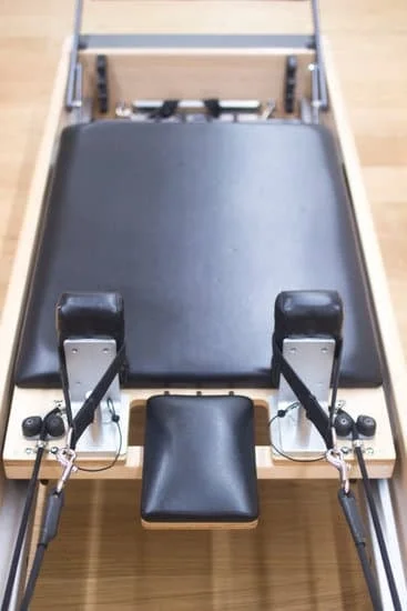 Esercizi Pilates al muro: scopri il nostro efficace PDF per migliorare la tua pratica