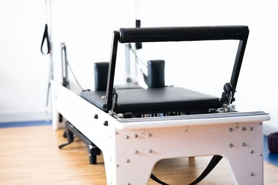 Scopri come fare una lezione di Pilates efficace e divertente per tutti i livelli