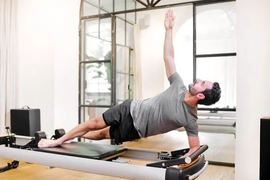 Esercizi di Pilates per scoliosi: 5 mosse per migliorare la postura