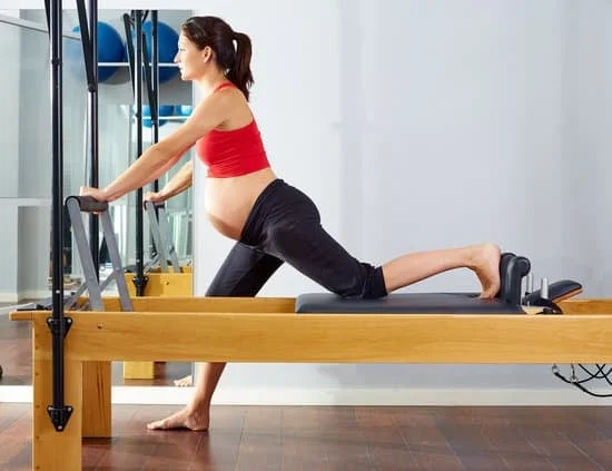 Scopri i migliori esercizi Pilates da fare a casa con attrezzi Decathlon