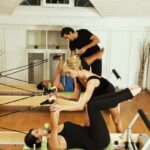 Buon Natale Pilates Esercizi di Pilates per un Buon Natale: mantieniti in forma durante le festività