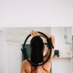 Esercizi Per Pilates a Casa Esercizi per pilates a casa: allenati con gli esercizi base del pilates comodamente a casa tua