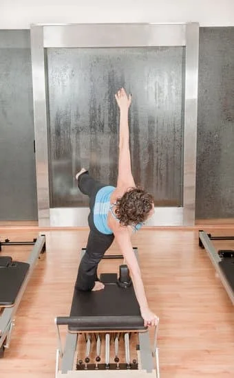 Yoga o Pilates: esercizi per tonificare con equilibrio e flessibilità