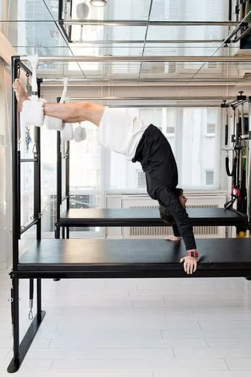 Scarica il manuale tecnico del Pilates in formato PDF per un allenamento completo a casa