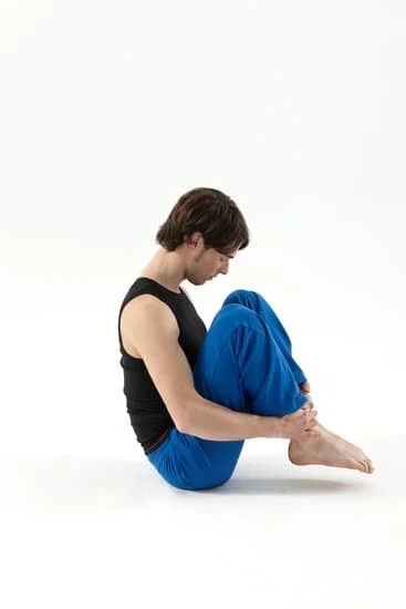 Scopri come il Pilates funziona per migliorare la tua postura e la forza muscolare