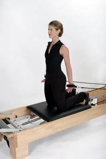 Esercizi di Pilates e tonificazione total body per raggiungere la forma con FLEX & TONE