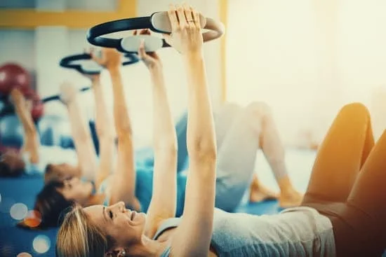 Esercizi base per principianti di Pilates.