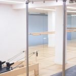 Group Reformer Pilates Cos'E' Scopri i benefici del Group Reformer Pilates, il modo perfetto per tonificare e rafforzare il corpo