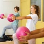 Scopri la LEZIONE BASE DI PILATES per una migliore postura e flessibilità