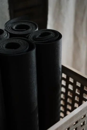 Pilates a muro per tonificare gli addominali in modo efficace e innovativo