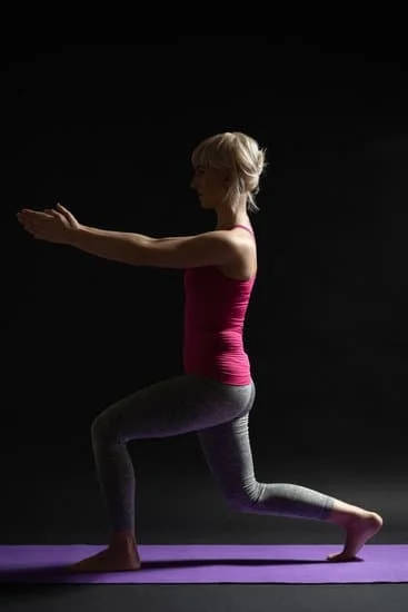 Scopri il potere del Leone in gabbia con il Pilates per una nuova forma fisica