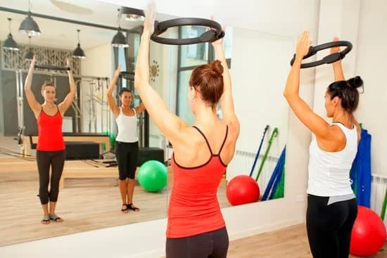 allenamento completo per rinforzare i muscoli e migliorare la postura