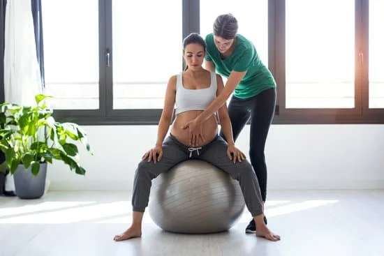 esercizi sicuri e benefici per mamme in attesa