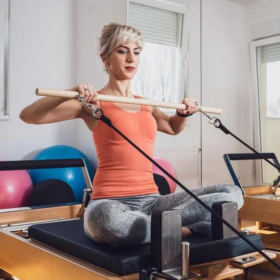 Utilizza macchina Pilates per migliorare la tua flessibilità e forza